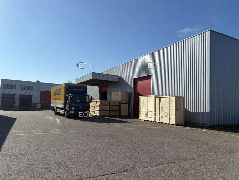 Vente Entrepôt 1 793 m² - Photo 1