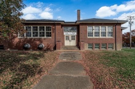 9707 Chicago Heights Blvd, Saint Louis, MO for sale - Primary Photo - Image 1 of 16