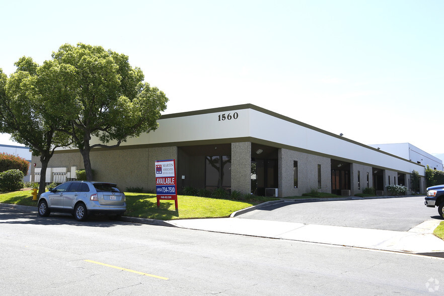 1560 Commerce St, Corona, CA for lease - Primary Photo - Image 1 of 4