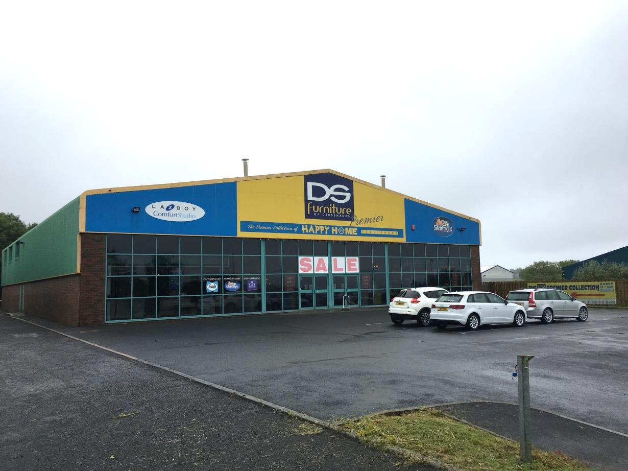 Heol Parc Mawr, Llanelli for lease Primary Photo- Image 1 of 8