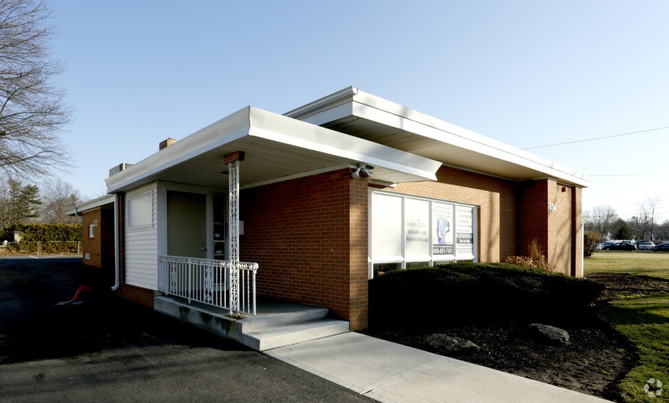 854 Livingston Ave, North Brunswick, NJ for sale - Building Photo - Image 2 of 4