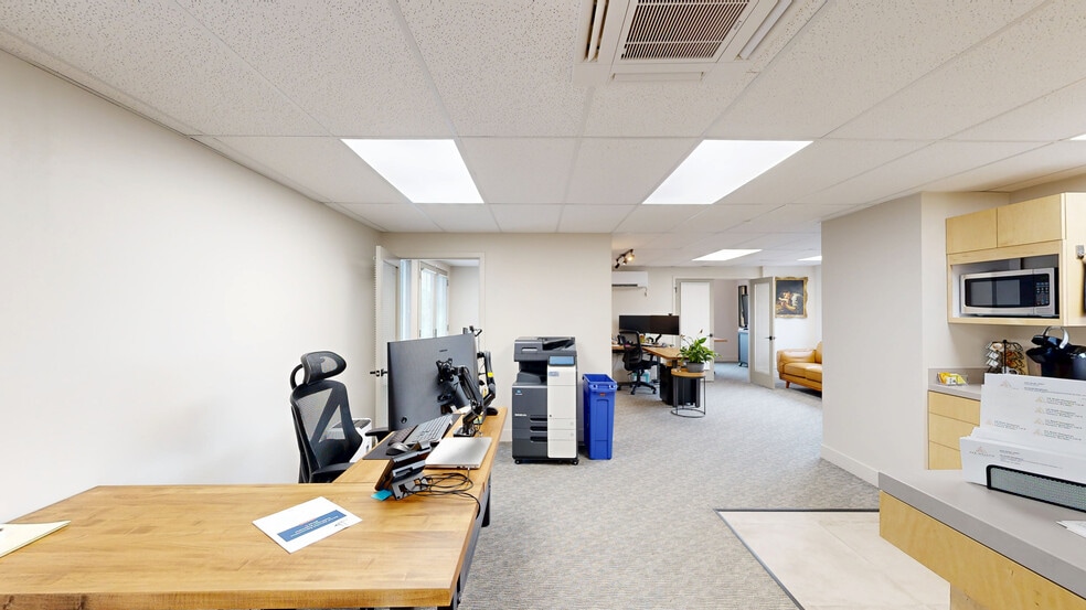 3128 E Evergreen Blvd, Vancouver, WA for sale - Matterport 3D Scan - Image 3 of 18