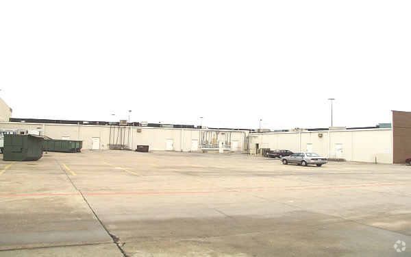 2596 E Arkansas Ln, Arlington, TX for lease - Building Photo - Image 2 of 5