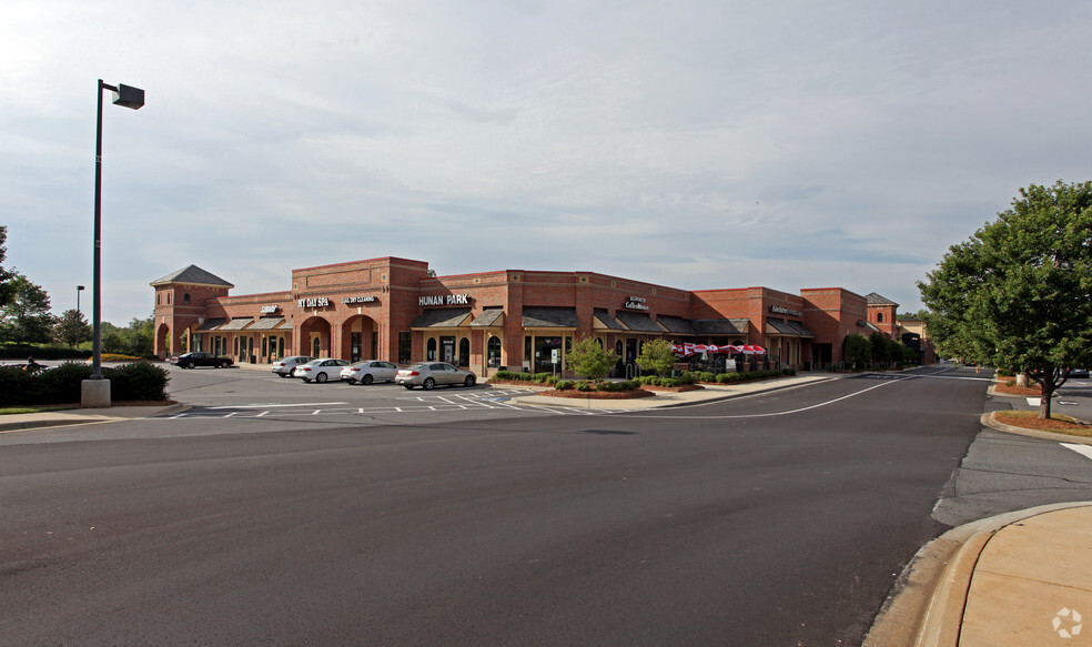 5806-5814 Prosperity Church Rd, Charlotte, NC for lease - Building Photo - Image 1 of 9