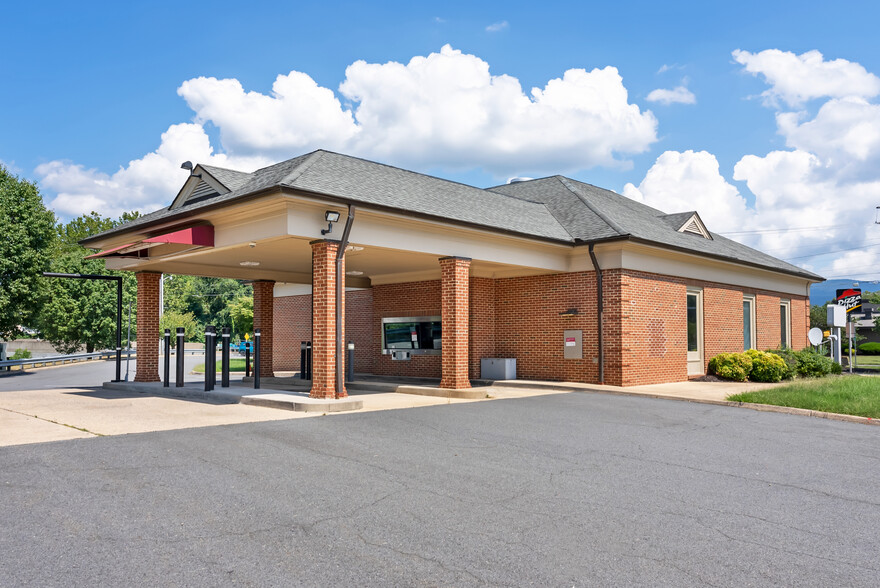 250 S Stuart Ave, Elkton, VA for lease - Building Photo - Image 2 of 5