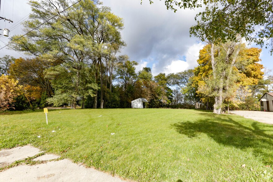 3528 Beecher Rd, Flint, MI for sale - Primary Photo - Image 1 of 1