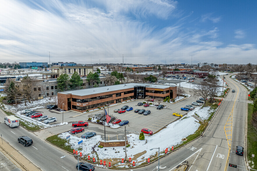 601-611 N Barker Rd, Brookfield, WI for lease - Aerial - Image 3 of 7