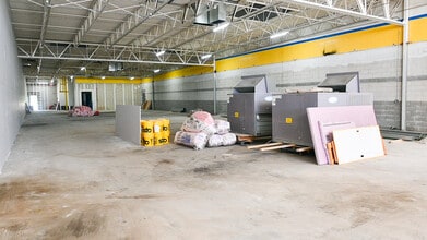 3101-3221 Manawa Centre Dr, Council Bluffs, IA for lease Interior Photo- Image 2 of 2