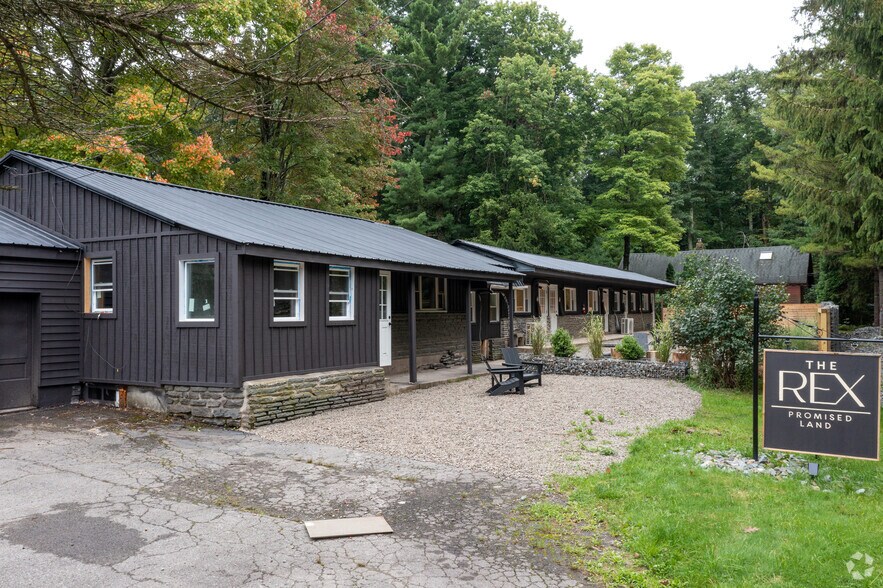 910 Route 390, Greentown, PA for sale - Primary Photo - Image 1 of 1