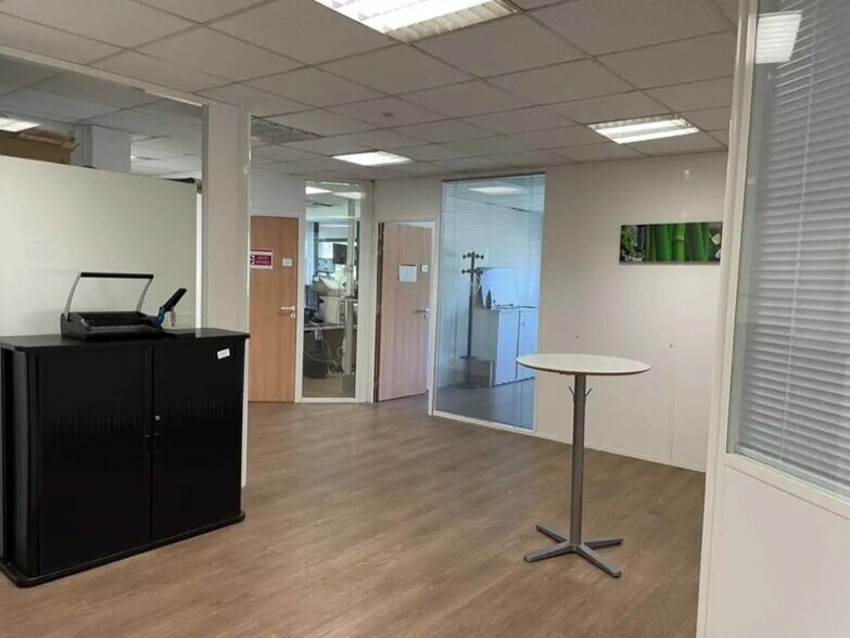 5 Impasse Des Tourmalines, Nantes for lease - Interior Photo - Image 2 of 5