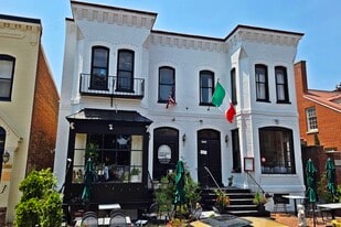 305 S Washington St, Alexandria VA - Bar