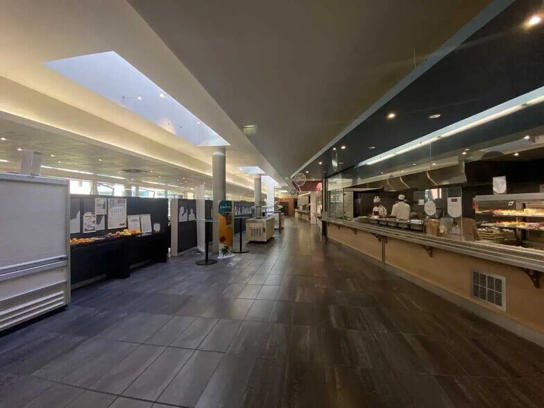 Office in Ivry-sur-Seine for lease - Lobby - Image 3 of 5