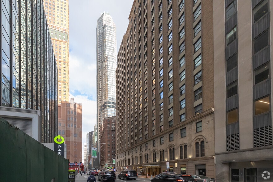 156 W 56th St, New York, NY for lease - Primary Photo - Image 1 of 30