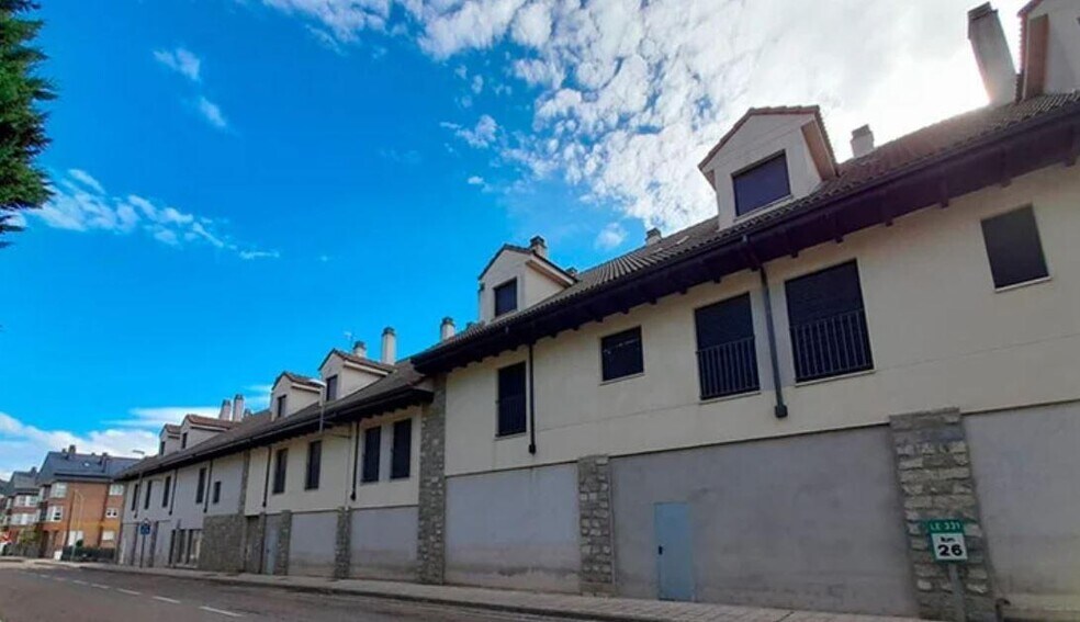 Retail in Puebla de Lillo, León for sale - Building Photo - Image 1 of 8