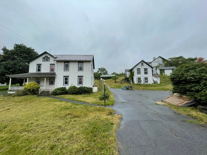 1214 Clearview Rd, Coplay, PA for sale - Building Photo - Image 2 of 15