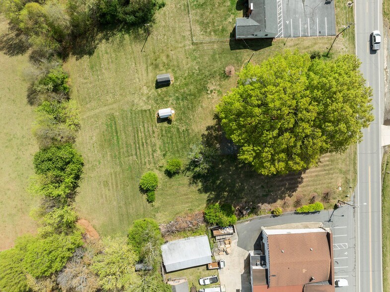 313 E King St, King, NC for sale - Building Photo - Image 3 of 8