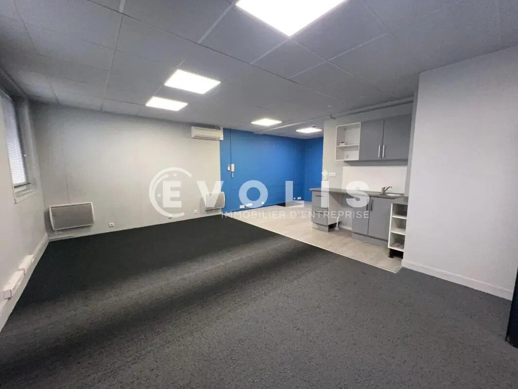 Office in Bondy for sale Interior Photo- Image 1 of 19