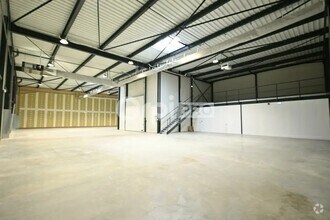 525 Chemin De Charpenay, Janneyrias for lease Interior Photo- Image 1 of 7