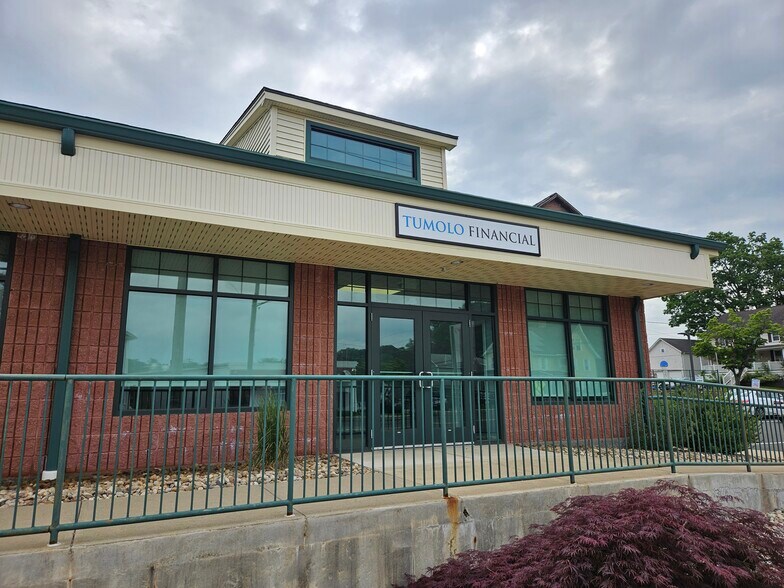 134 Main Street Ext, Middletown, CT for lease - Building Photo - Image 1 of 4