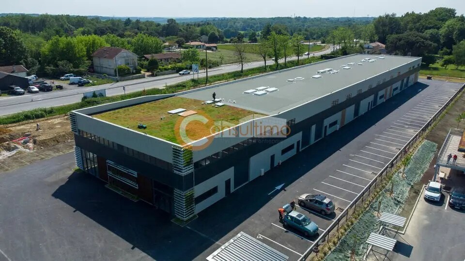 Flex in Salleboeuf for lease Building Photo- Image 1 of 7