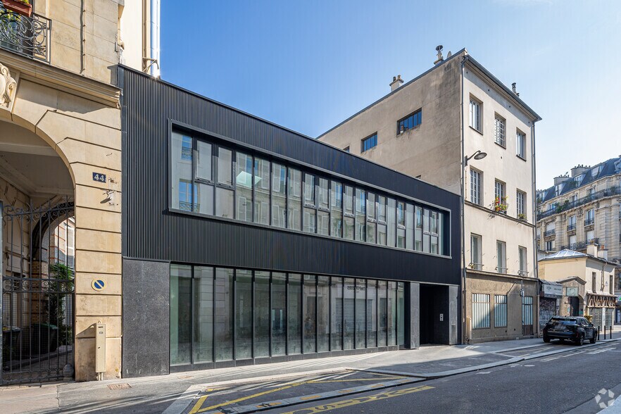 44 Rue Des Vinaigriers, Paris for sale - Building Photo - Image 3 of 19