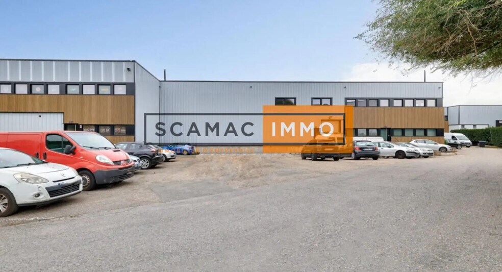 Industrial in Villeneuve-la-Garenne for lease - Building Photo - Image 1 of 5