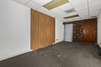 315-345 W Northwest Hwy, Palatine, IL for lease Building Photo- Image 2 of 3