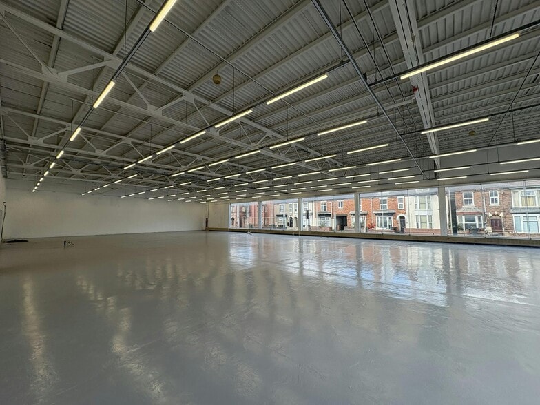 Dunford Rd, Lincoln for lease - Building Photo - Image 3 of 6