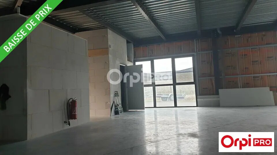 Flex in Alixan for lease - Interior Photo - Image 2 of 3