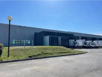 Industrial in SAINT-OUEN-L'AUMONE for lease Building Photo- Image 1 of 6