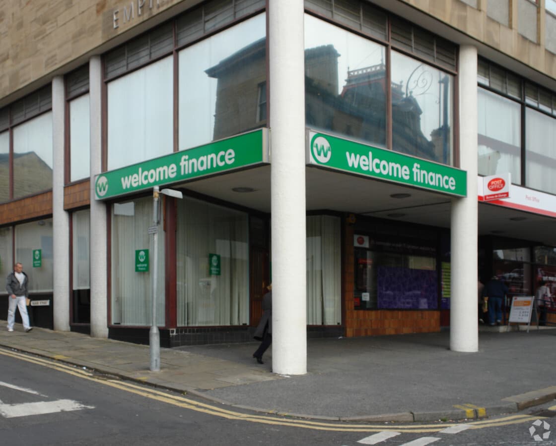 Wakefield Rd, Dewsbury, WYK WF12 8DJ