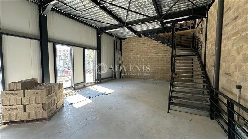 Flex in Bagnolet for lease - Interior Photo - Image 2 of 5
