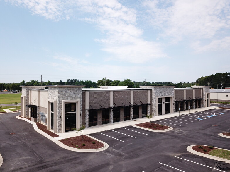 2951 Town Center Dr, Fayetteville, NC for lease - Building Photo - Image 1 of 13