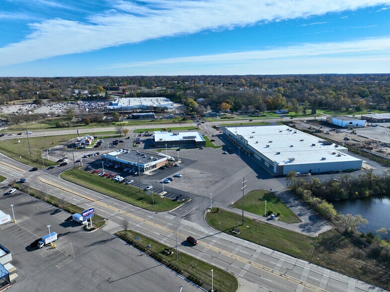 1519 E Riverside Blvd, Loves Park, IL for lease - Building Photo - Image 2 of 6