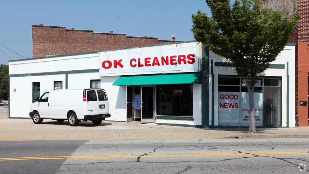 240 S Scales St, Reidsville, NC 27320