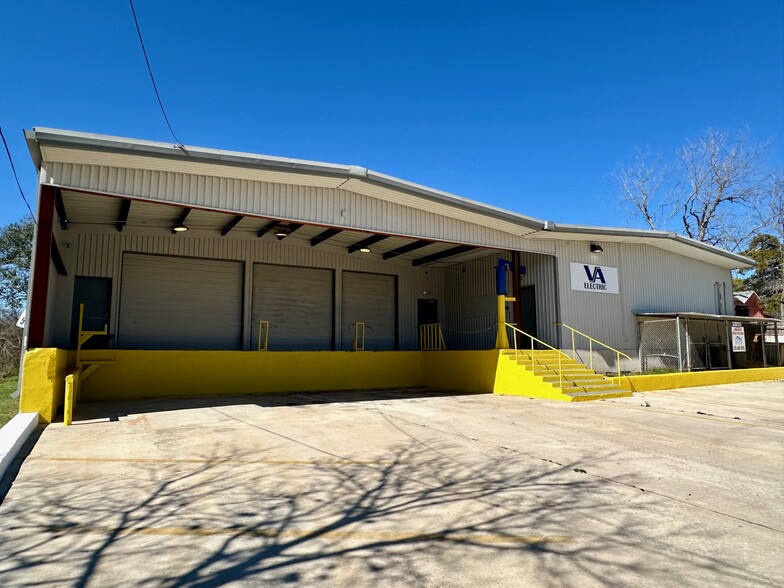 210 Gravel St, Seguin, TX for lease - Building Photo - Image 3 of 40