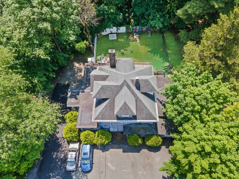 247 N Middletown Rd, Pearl River, NY for sale - Building Photo - Image 2 of 18