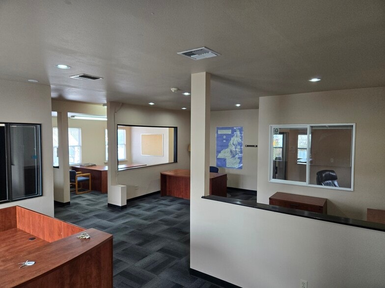 1702 Pennsylvania Ave, Bremerton, WA for sale - Building Photo - Image 3 of 7