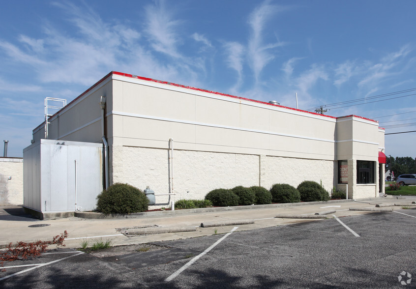 1705 Raleigh Road Pky W, Wilson, NC for lease - Building Photo - Image 2 of 3