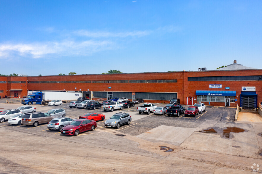 225 S Highland Ave, Aurora, IL for lease - Building Photo - Image 2 of 21