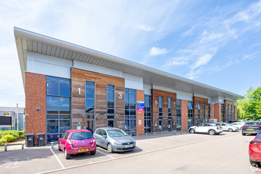 Lenton Ln, Nottingham for sale - Primary Photo - Image 1 of 22