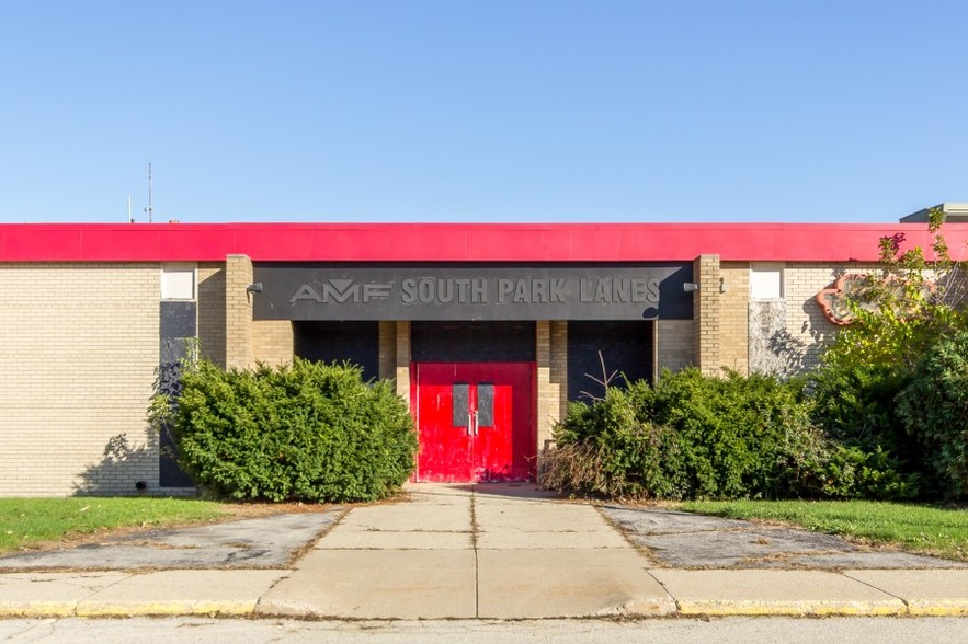 305 N 305 North Chicago Ave, South Milwaukee, WI for sale - Building Photo - Image 1 of 1