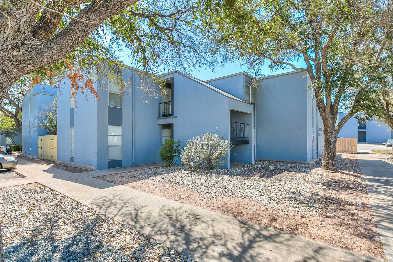 4402 Meadow Creek Trl, San Angelo, TX 76904