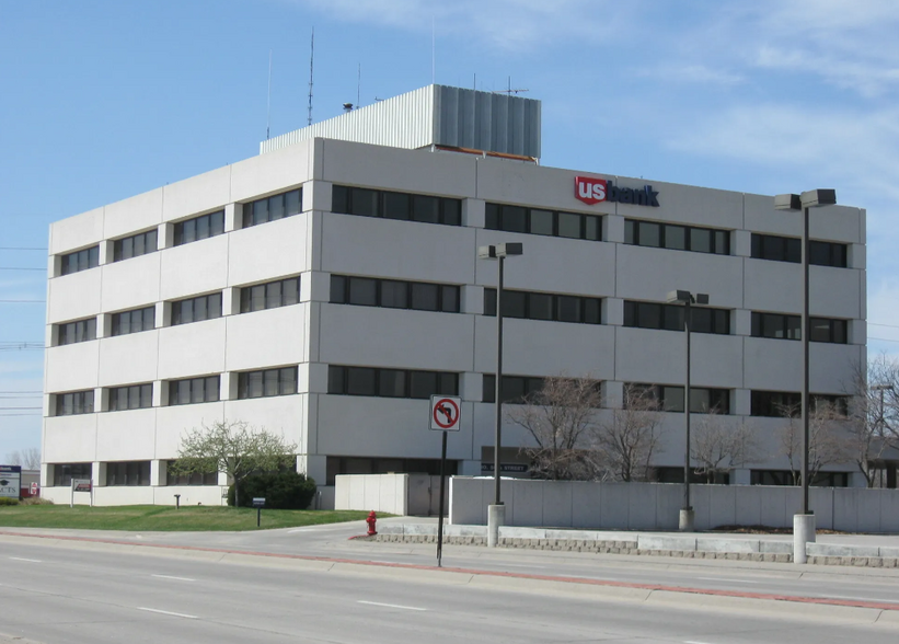 100 N 56th St, Lincoln, NE for lease - Building Photo - Image 1 of 1