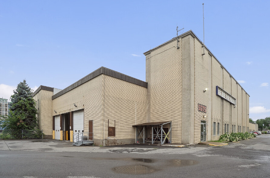 2555 Blvd de l'Assomption A, Montréal, QC for lease - Building Photo - Image 1 of 8