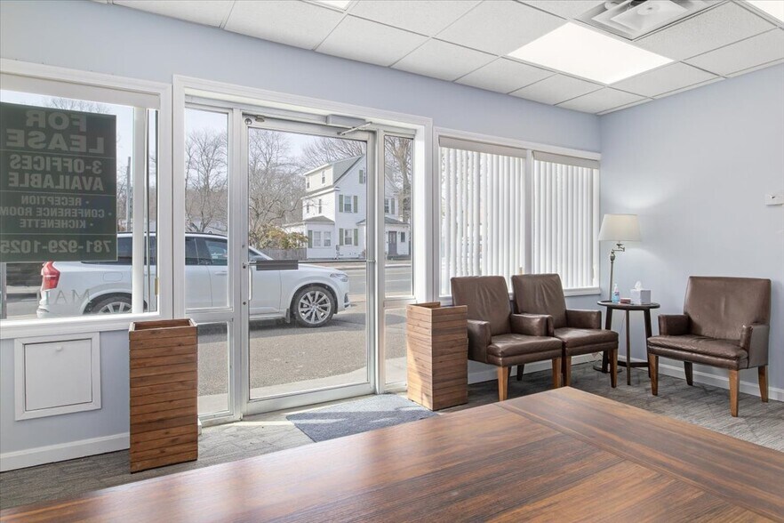 384 Washington St, Westwood, MA for lease - Interior Photo - Image 2 of 11