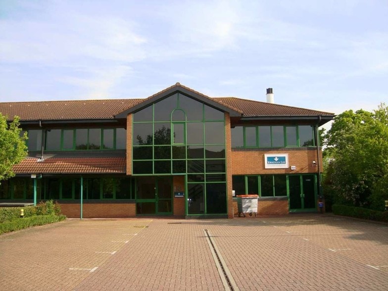 3 Sylvan Ct, Basildon for sale - Primary Photo - Image 1 of 1