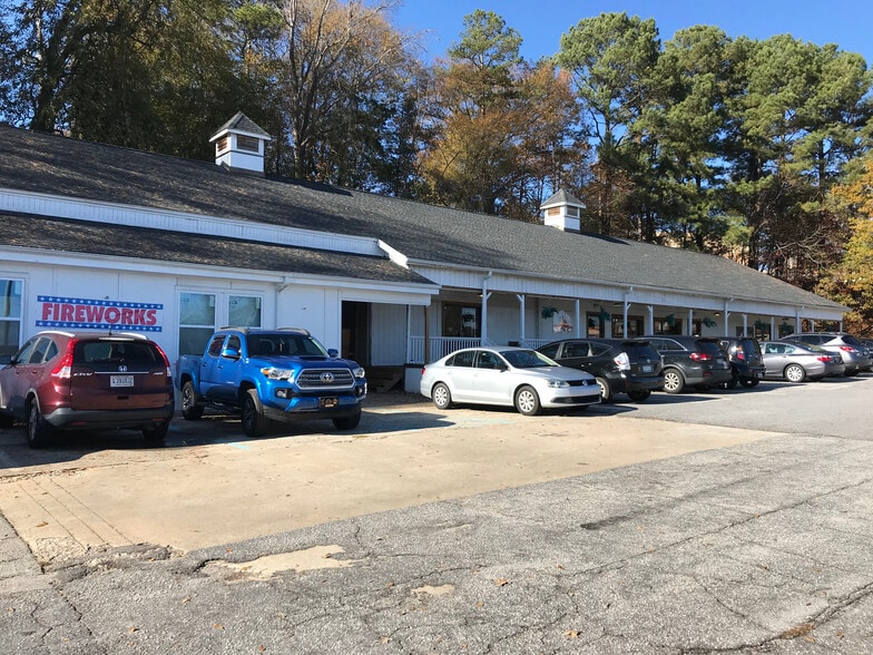 3904-3910 Augusta Rd, Greenville, SC for lease - Building Photo - Image 3 of 14