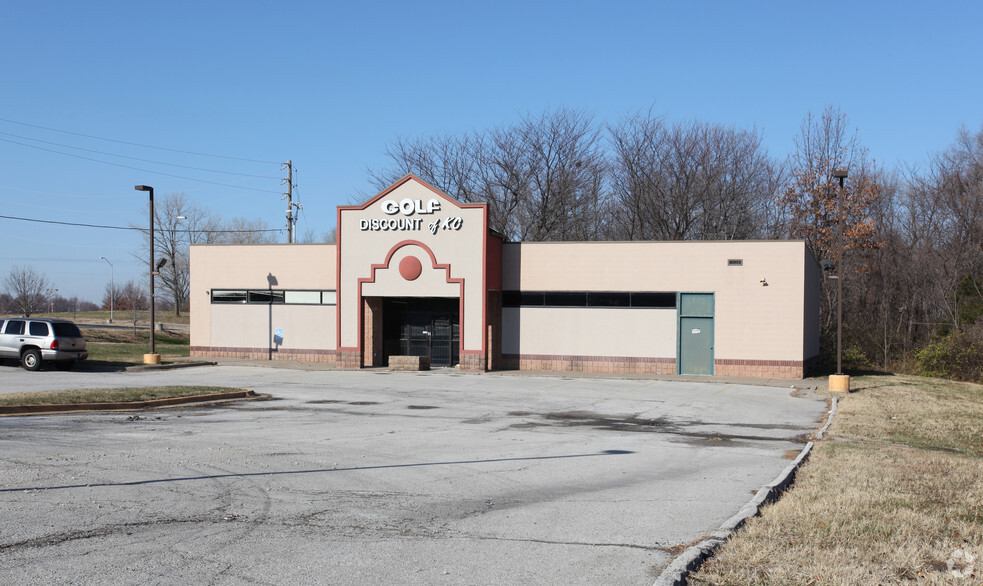 8445 N Main St, Kansas City, MO for lease - Primary Photo - Image 1 of 10