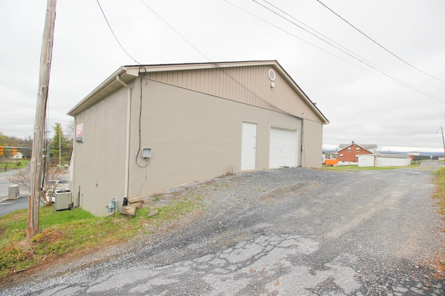 902 Richmond Ave, Staunton, VA for sale - Building Photo - Image 3 of 35